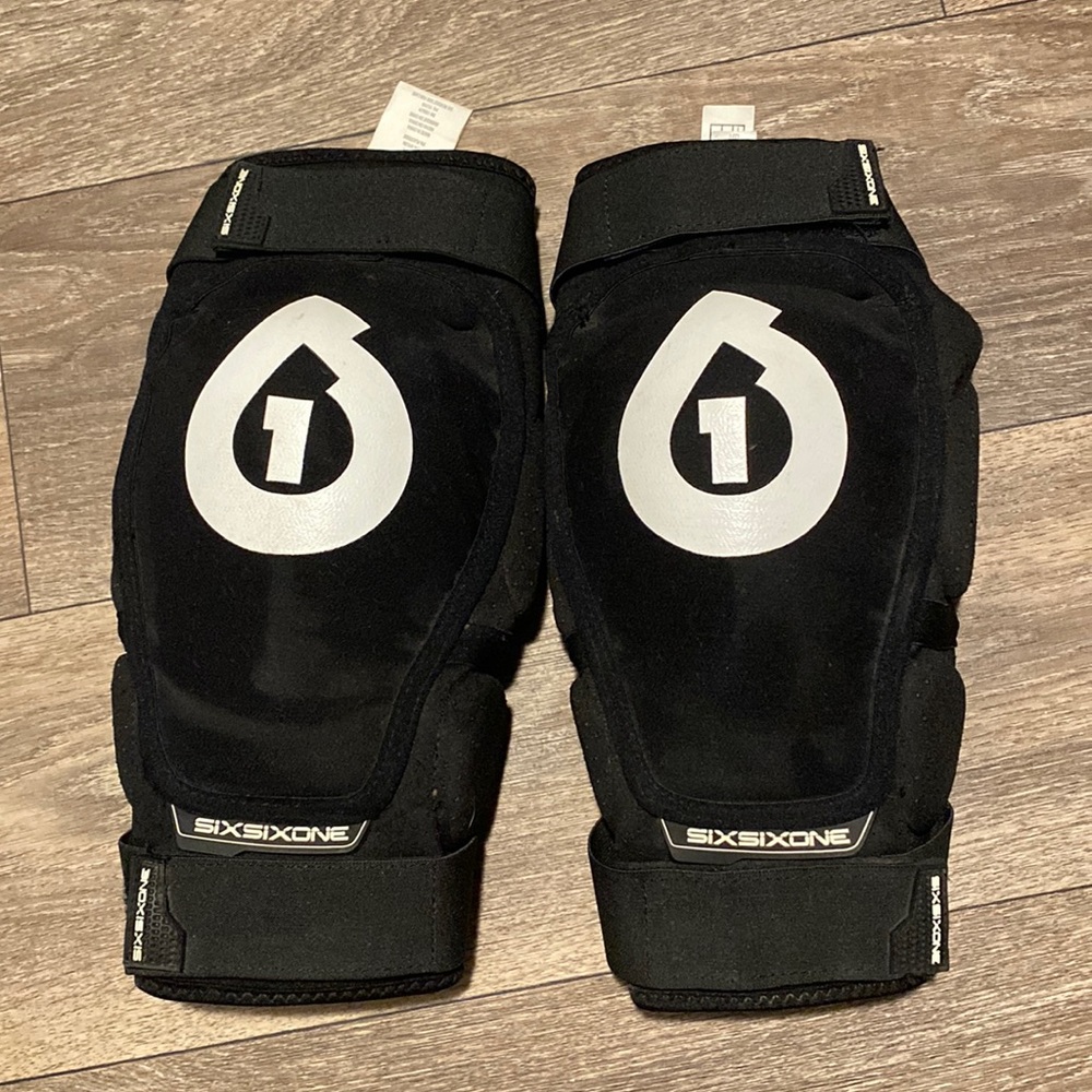 Six Six One 661 Rage Hard Knee pads MTB BMX Mountain bike knee pads size S